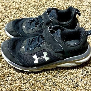 Boys UA shoes
